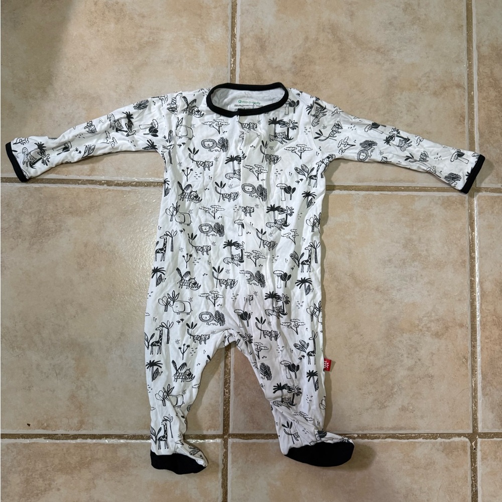 Magnetic me sleeper